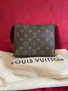 Louis Vuitton Toiletry 19 Clutch Bag